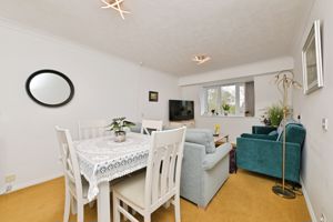 LIVING ROOM- click for photo gallery